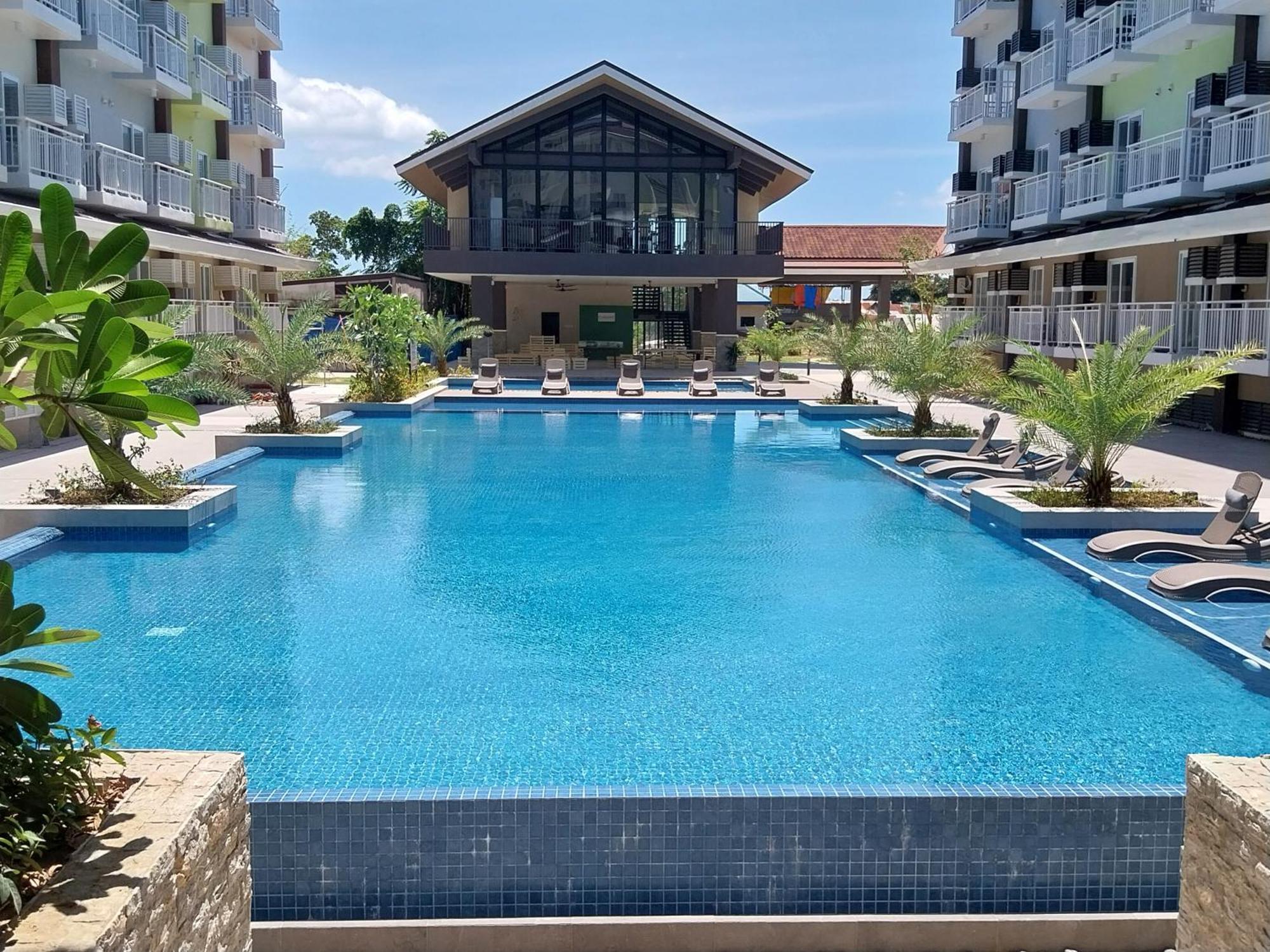 Stay And Fly At Amani Grand Resort Residences Lapu-Lapu City Esterno foto